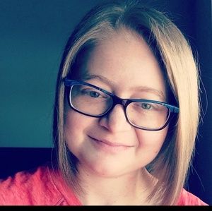 Meet your Posher, Cassandra